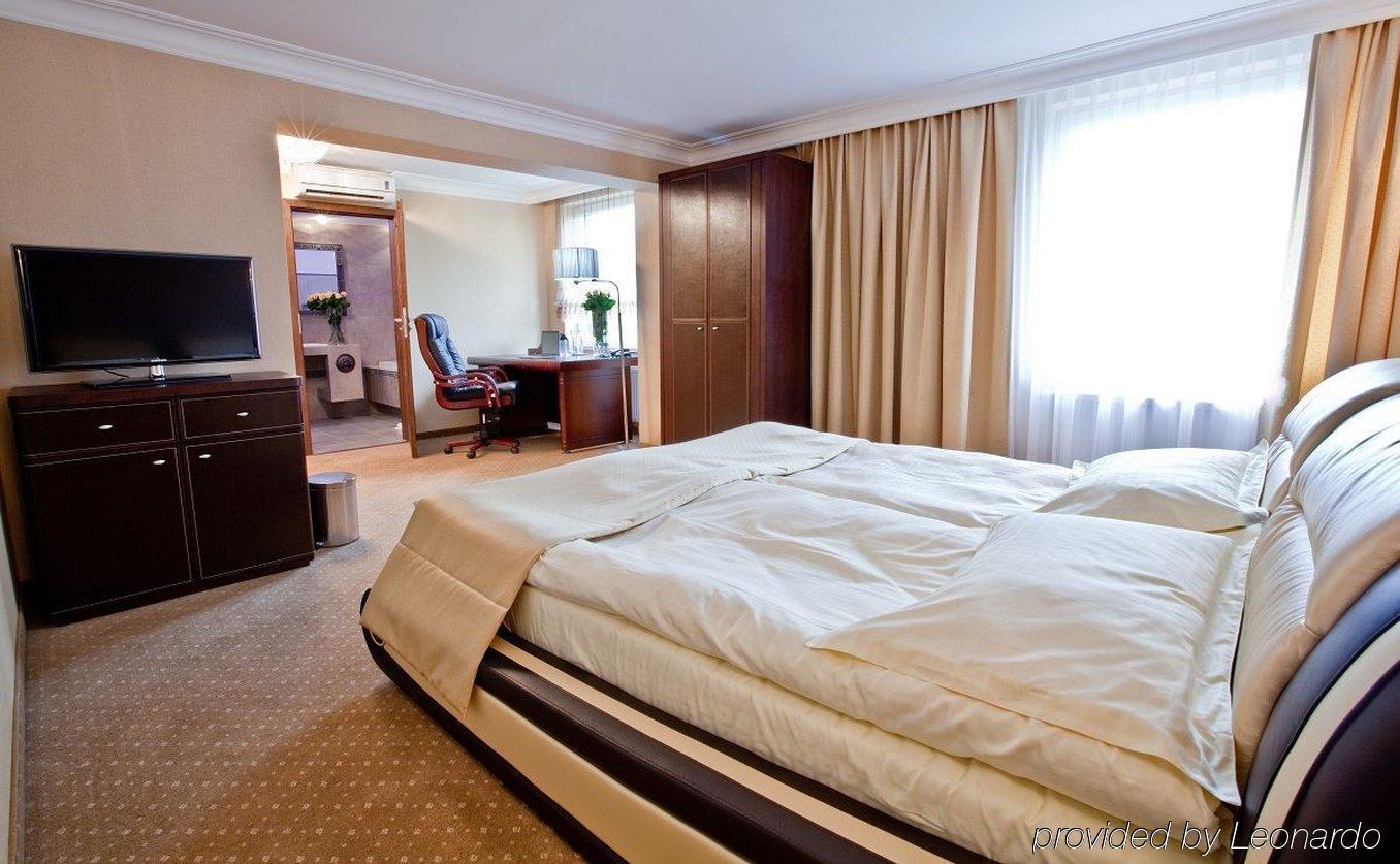 M Hotel Sosnowiec Phòng bức ảnh