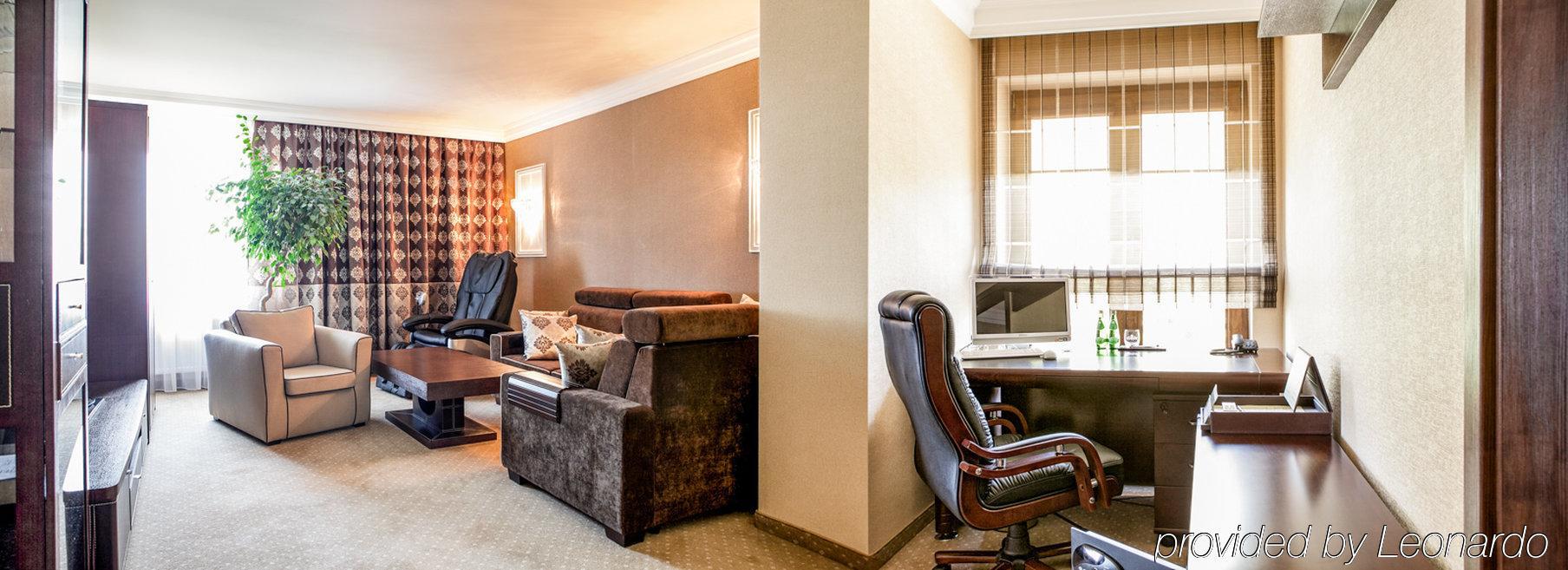 M Hotel Sosnowiec Phòng bức ảnh
