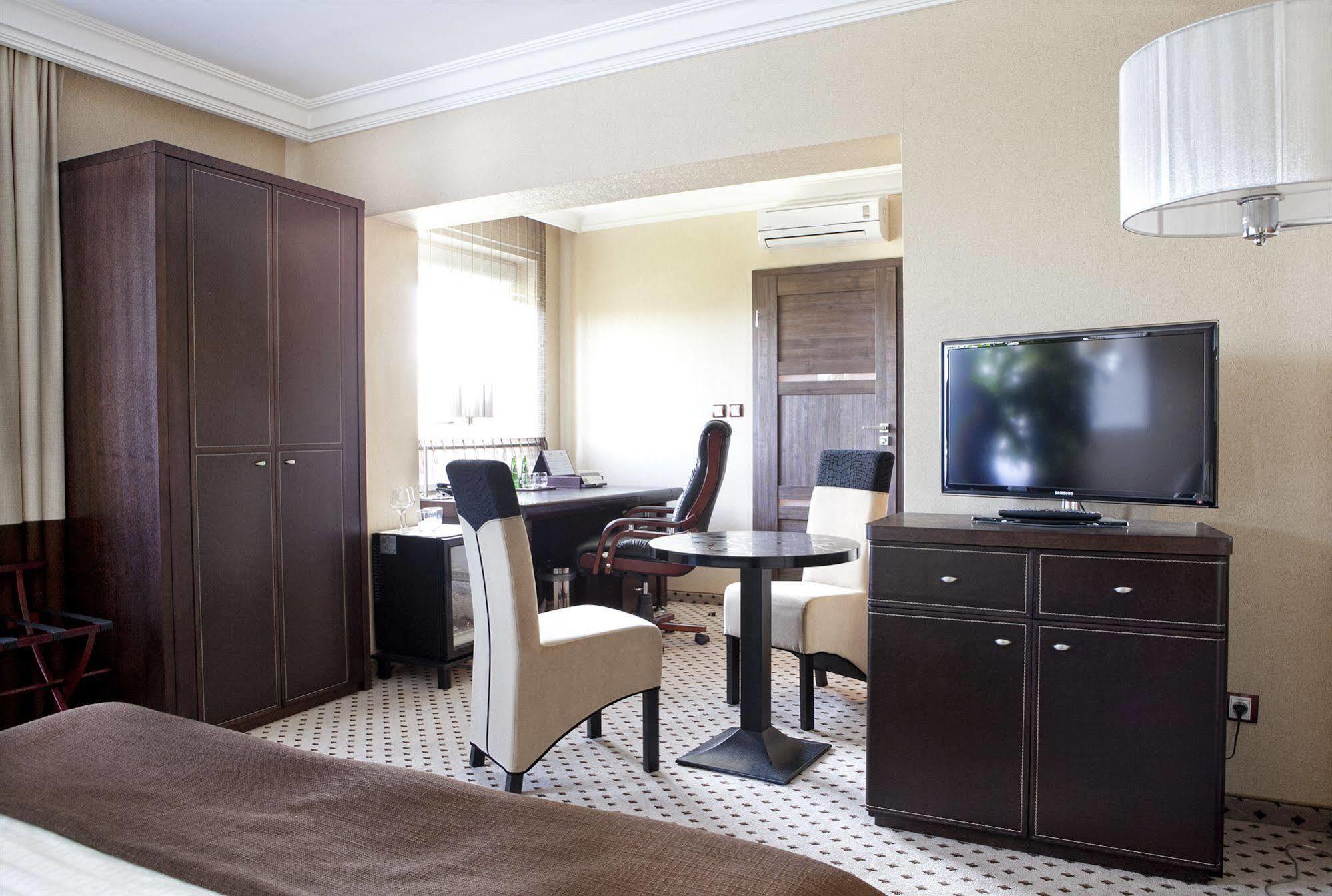 M Hotel Sosnowiec Ngoại thất bức ảnh