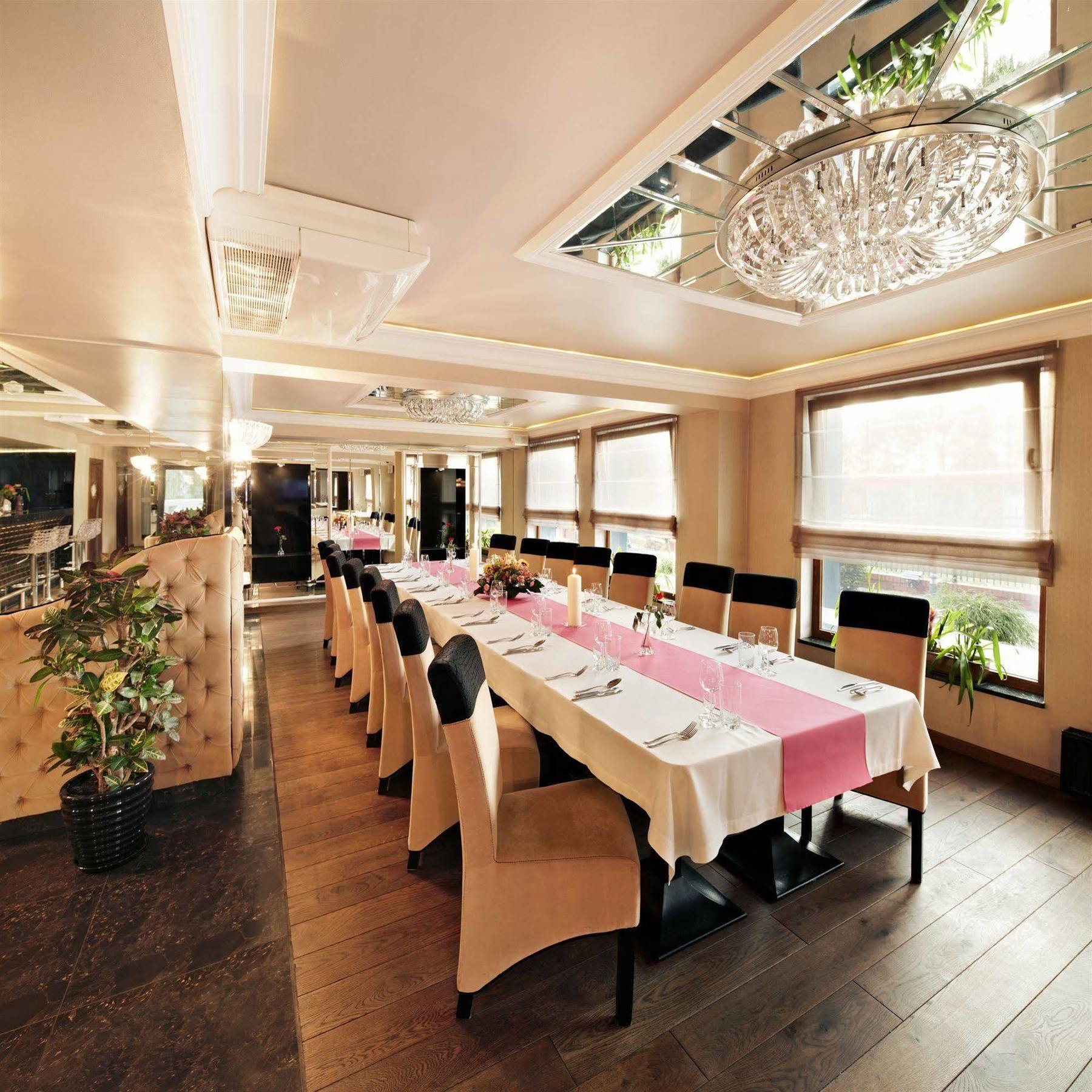 M Hotel Sosnowiec Ngoại thất bức ảnh