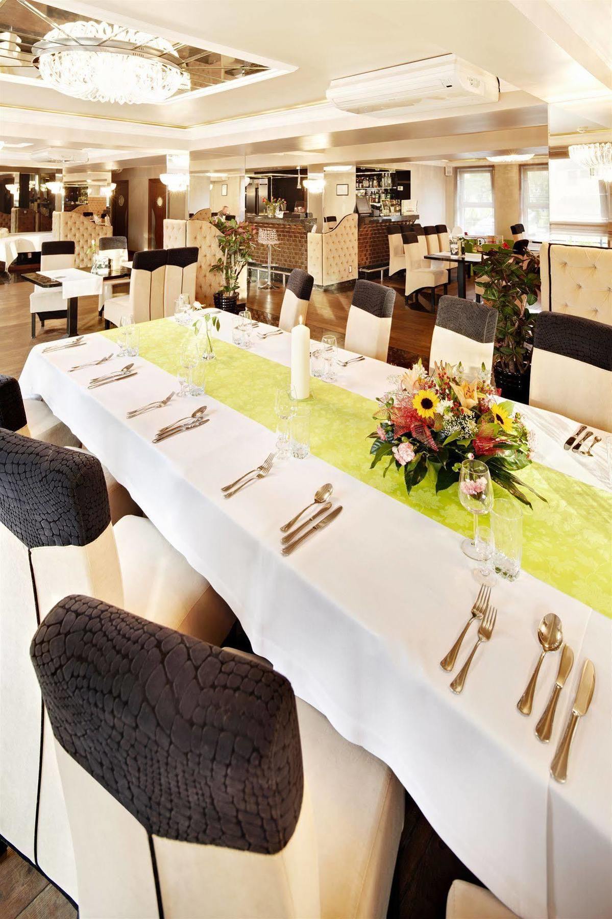 M Hotel Sosnowiec Ngoại thất bức ảnh